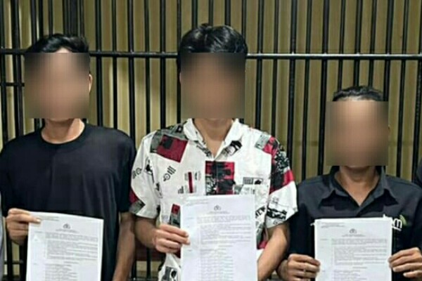 Tiga tersangka terduga pelaku Tindak Pidana Perdagangan Orang (TPPO), (foto : humas Polda Sulut)