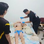 Korban Renny Iwan Lahu (64) ditemukan tak bernyawa di atas tempat tidur rumahnya, (foto : ist)