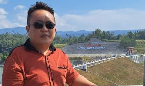 Penjabat Hukumtua Desa Kumelembuai, Hansye Mintalangi, SH (foto:dok pribadi)