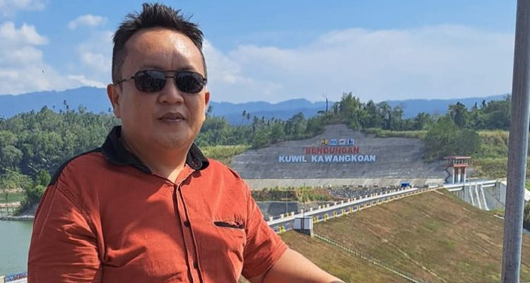 Penjabat Hukumtua Desa Kumelembuai, Hansye Mintalangi, SH (foto:dok pribadi)