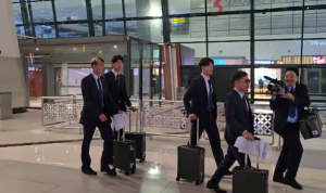 Timnas Jepang tiba di Indonesia setelah mendarat di Bandara Soekarno-Hatta, foto : (beritasatu/wahroni)