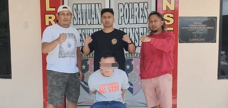 Tersangka lelaki berinisial ML, usia 46 tahun saat diamankan, (foto:humas polres minsel)