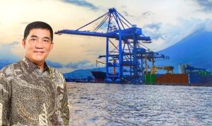 Calon Gubernur Sulawesi Utara, Mayjen TNI (Purn) Yulius Selvanus SE dengan latar Pelabuhan Peti Kemas Kota Bitung. (Foto: Istimewa)