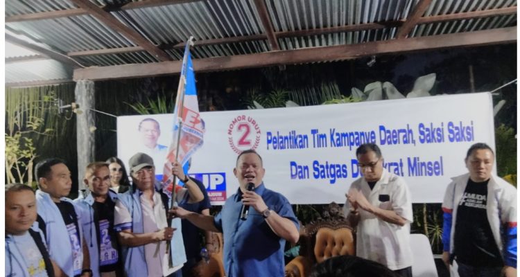 E2L saat melantik TKD dan Saksi-saksi di Minsel, foto (ist)
