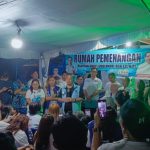 E2L saat meresmikan rumah pemenangan relawan BSG E2L-HJP