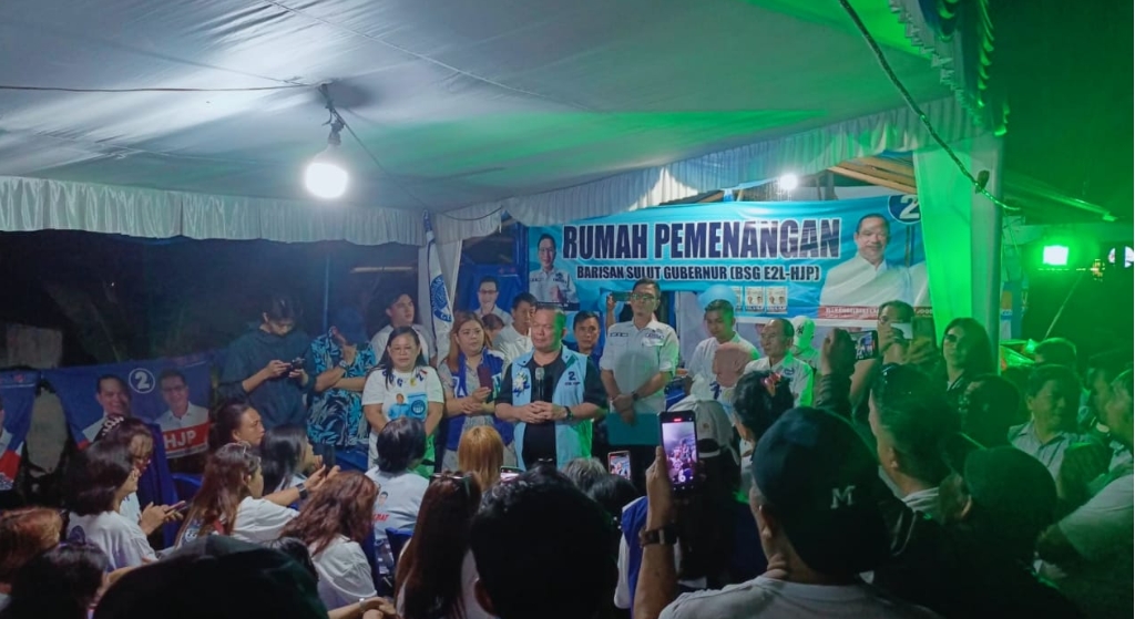 E2L saat meresmikan rumah pemenangan relawan BSG E2L-HJP