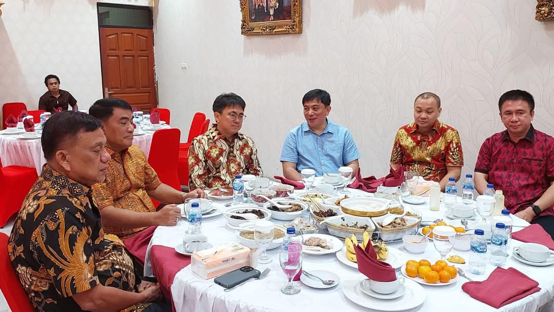 YSK saat silahturahmi di rumah dinas Walikota Manado, (foto : istimewa)