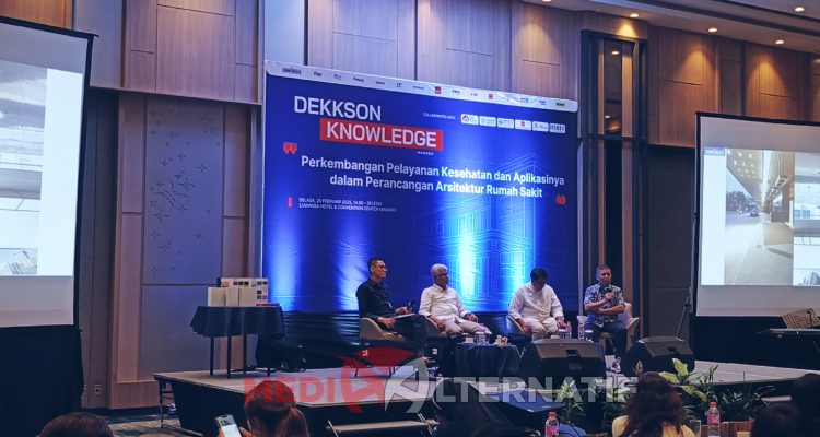 Dekkson Knowledge, Ronald A Pribadi National Marketing Manager Dekkson, AR. Arie Adrian Associate Architect PT Pandu Persada, Libertus National sales & Manager Hospital Specialist, dan Direktur Marketing Dekkson Indonesia Lucky Nugroho. (foto : mediaalternatif)