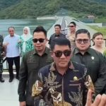 Gubernur Yulius saat berkunjung di Kabupaten Bolaang Mongondow, (foto : ist)