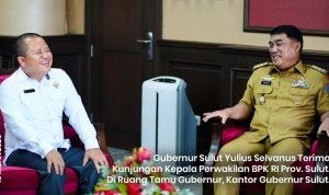 Gubernur Yulius Selvanus saat menerima kunjungan BPK RI Perwakilan Sulut, (foto : istimewa)