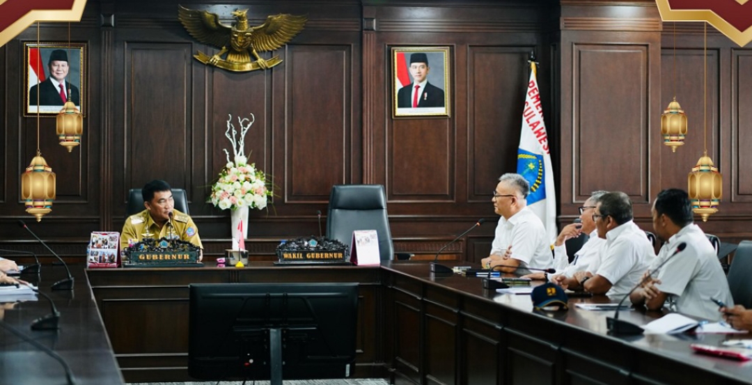 Gubernur Sulut Yulius Selvanus bersama para Kepala Balai dari Kementerian PUPR, (foto: Istimewa)