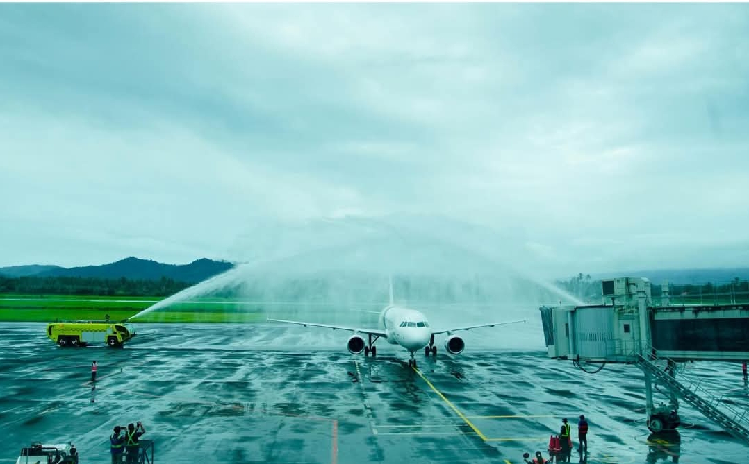 Maskapai Trans Nusa rute Nanjing-Manado dengan nomor penerbangan 8B132 mendarat di Bandara Sam Ratulangi sekitar pukul 15.30 WITA, Senin (31/3/2025)
