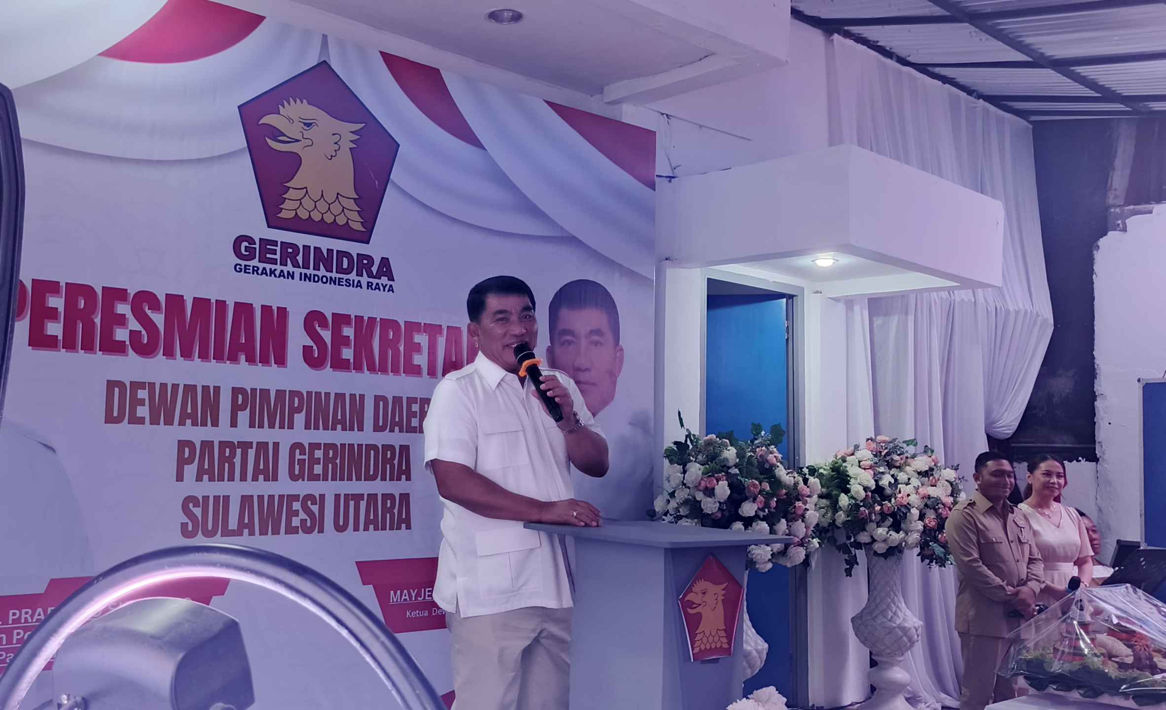 Ketua DPD Gerindra Sulut Yulius Selvanus saat membawakan sambutan (foto : mediaalternatif)