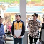 Gubernur Sulut Yulius Selvanus saat Meninjau Hunian Korban Erupsi Gunung Ruang di Bolsel, (foto : istimewa)