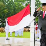 Gubernur Yulius saat memimpin Upacara Hari Lahir Pancasila, (foto : kolase alternatif)