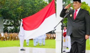 Gubernur Yulius saat memimpin Upacara Hari Lahir Pancasila, (foto : kolase alternatif)