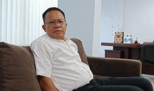 Kakanwil Bulog Sulut Gorontalo, Ermin Tora, SP saat ditemui di Ruang Kerjanya, Kamis (10/7/2025). (foto : alternatif)