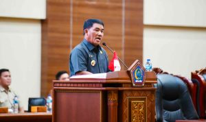 Gubernur Yulius Selvanus di Paripurna DPRD Sulut, Selasa (22/7/2025)