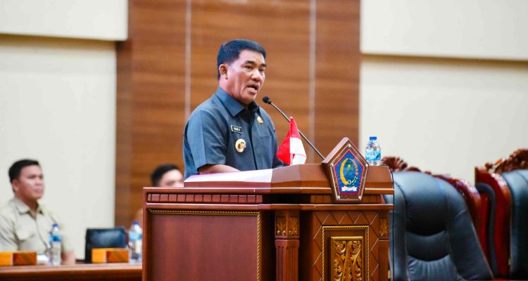 Gubernur Yulius Selvanus di Paripurna DPRD Sulut, Selasa (22/7/2025)