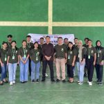 Stafsus Gubernur Dr. Drevy Malalantang dan Rektor Universitas Nusantara Manado Drs. Teddy Manueke, MM. foto bersama peserta KKN-T