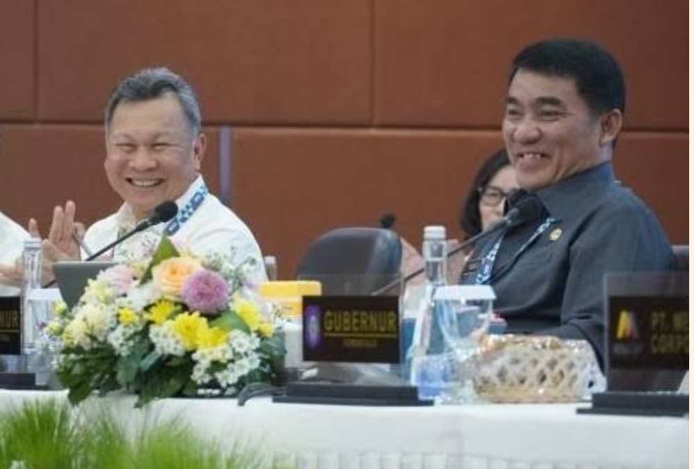 Gubernur Sulut Yulius Selvanus bersama Dirut BSG Revino Pepah, (foto : istimewa)