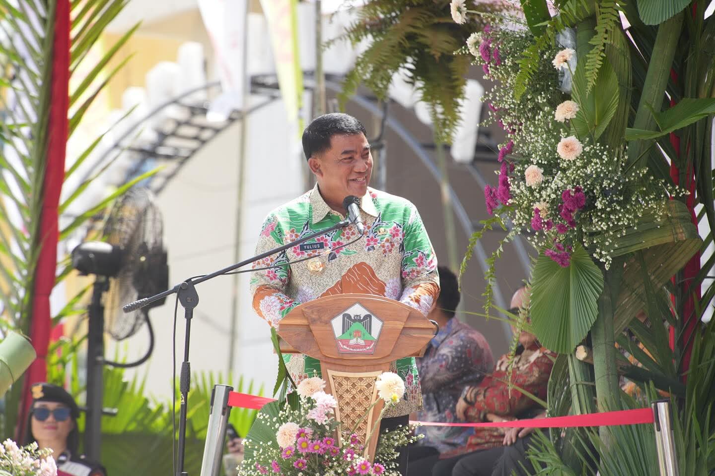 Gubernur Yulius Selvanus saat membawakan sambutan di ivent TIFF, Sabtu (9/8/2025)