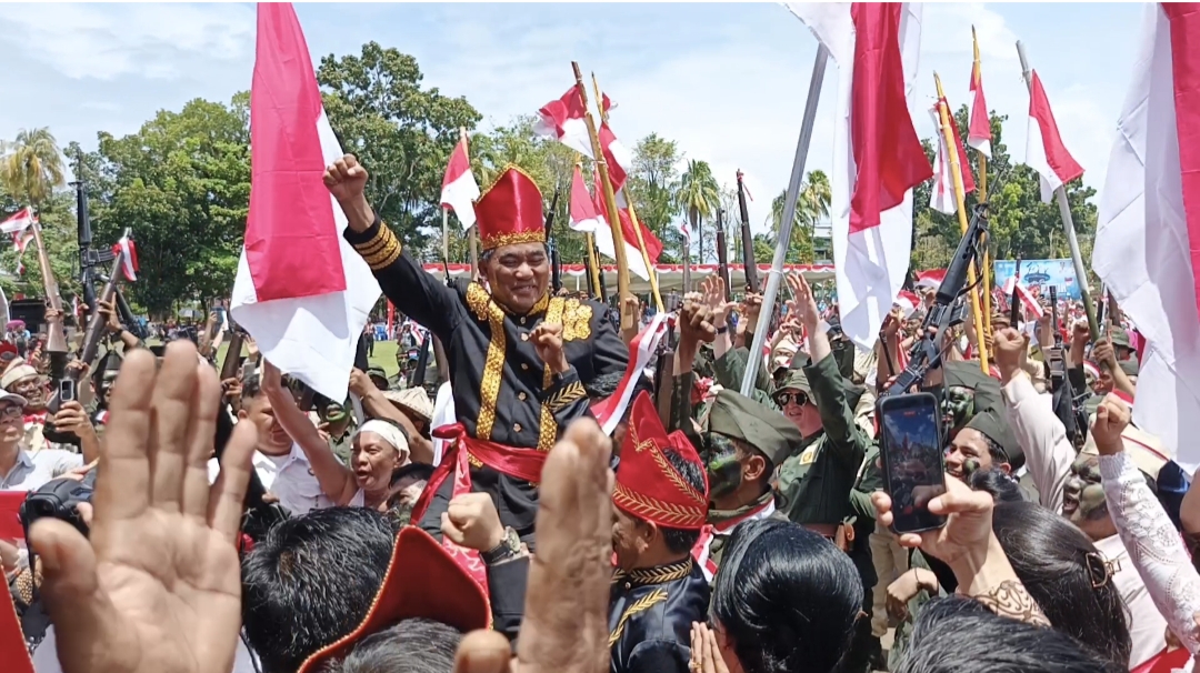 Gubernur Yulius Selvanus usai upacara peringatan hari merah putih, di Lapangan KONI Manado, Sabtu (14/2/2026) (foto : mediaalternatif)