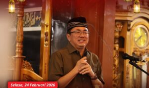 Walikota Andrei Angouw saat buka puasa bersama Jemaah Masjid Al-Munawwarah, Kelurahan Mahawu, Selasa (24/2/2026). foto : ist