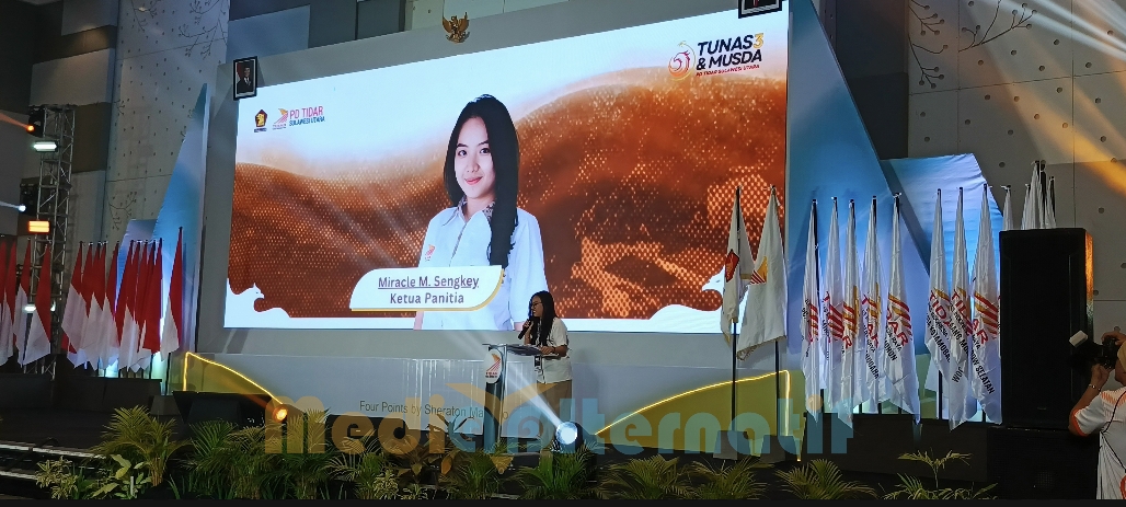 Miracle Sengkey saat membawakan sambutan laporan panitia di acara Musda Tidar Sulut, (foto : mediaalternatif)