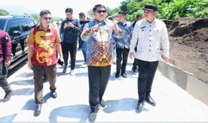Gubernur YSK saat meninjau KEK Bitung, Kamis (30/4/2026). (foto : istimewa)