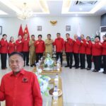 Akrab, momen pertemuan DPD PDI P Sulut dengan Gubernur Yulius Selvanus di Wisma Negara Bumi Beringin Manado, Senin (11/5/2026). (foto : ist / grafis : mediaalternatif)