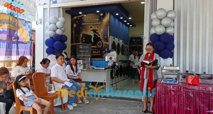 Grand Opening Luxury Laundry by Rivel & Kasih yang berlokasi di kompleks asrama polisi (aspol) Pakowa Jalan Arnold Mononutu, Wanea, Kota Manado, Sabtu (9/5/2026).