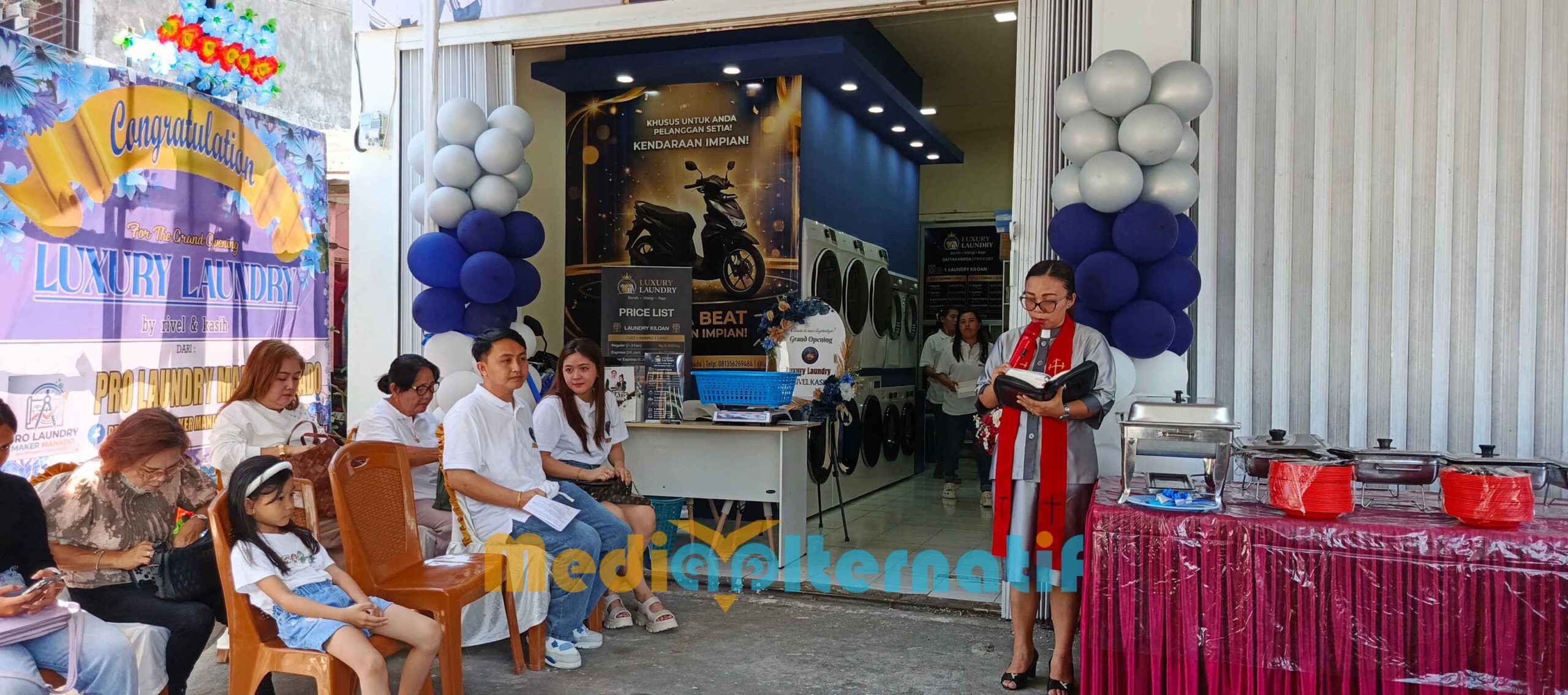 Grand Opening Luxury Laundry by Rivel & Kasih yang berlokasi di kompleks asrama polisi (aspol) Pakowa Jalan Arnold Mononutu, Wanea, Kota Manado, Sabtu (9/5/2026).
