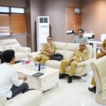 Sekprov Tahlis Gallang saat menerima kunjungan BPS Sulut, Selasa (5/5/2026). (foto : istimewa)