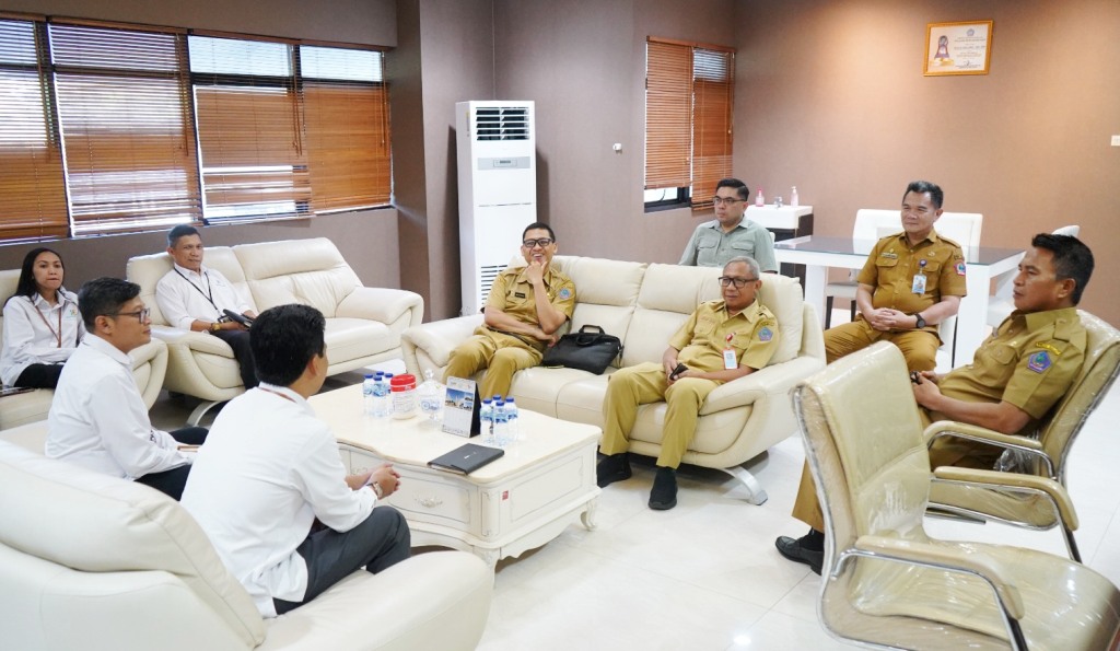 Sekprov Tahlis Gallang saat menerima kunjungan BPS Sulut, Selasa (5/5/2026). (foto : istimewa)