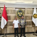 Gubernur YSK bersama Menteri ESDM Bahlil Lahadalia, (foto : ist)