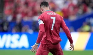 504026307 Cristiano Ronaldo mencetak dua gol ke gawang Uzbekistan sekaligus mencatatkan namanya sebagai pencetak gol terbanyak Portugal dalam ajang Piala Dunia. (Sky Sports)