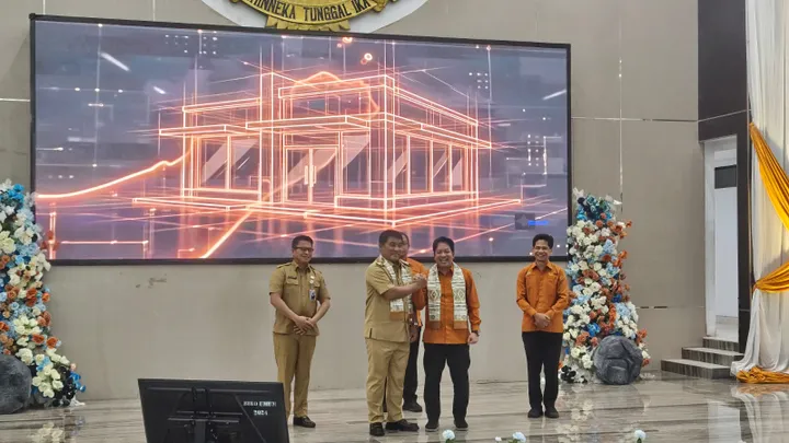 Gubernur YSK bersama Wakil Kepala BPS RI Sonny Harry Budiutomo Harmadi menandai dimulainya Sensus Ekonomi 2026 di Sulut (dok.RM)