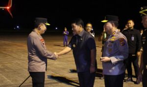 Gubernur YSK sambut kedatangan Kapolri Listyo Sigit Prabowo. (foto : ist)