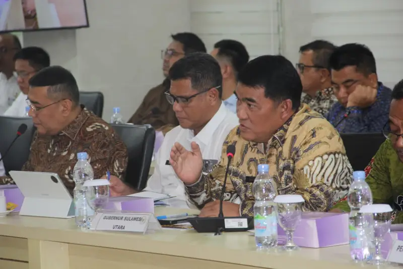 Gubernur Sulut, Yulius Selvanus (foto : ist)