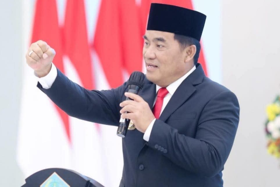 Gubernur Sulut, Mayjen TNI (Purn) Yulius Selvanus, SE (foto : ist)
