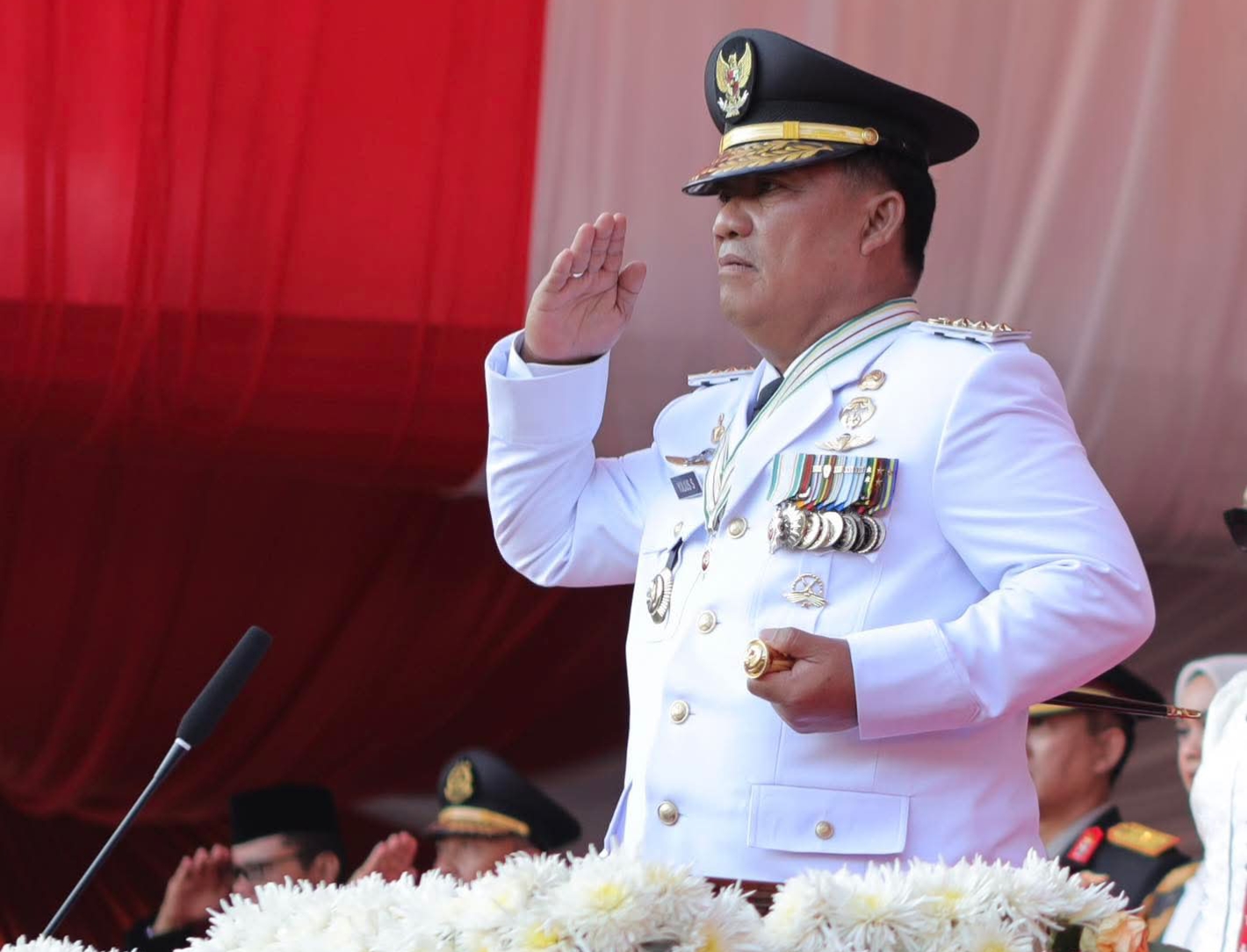Gubernur Sulut, Mayjen TNI (Purn) Yulius Selvanus, SE