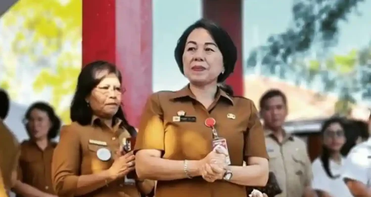 Kadis Pendidikan Femmy Suluh (foto : ist)