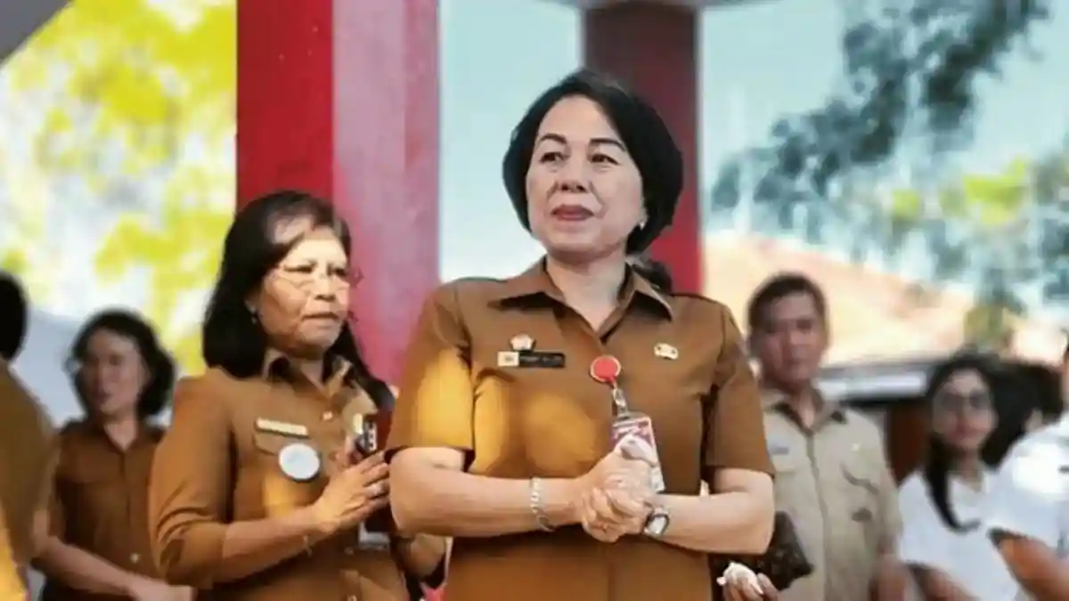 Kadis Pendidikan Femmy Suluh (foto : ist)
