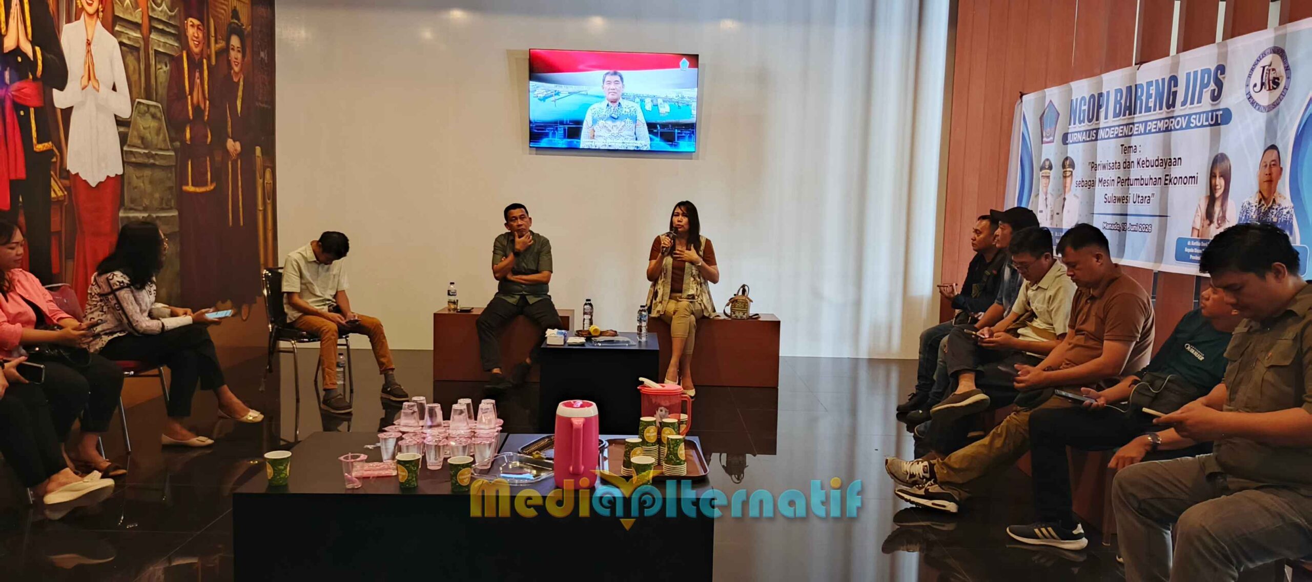 Ngopi bareng JIPS bersama Kepala Dinas Pariwisata Sulut dr. Kartika Devi Tanos, MARS dan Kadis Kebudayaan Sulut Yorry Rommy Lesawengan, M.Tr.AP. (foto : mediaalternatif)