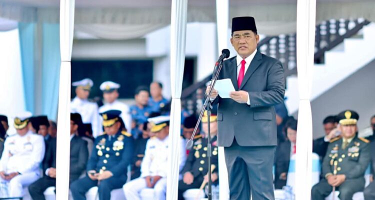‎Gubernur Yulius Selvanus Komaling (YSK) saat memimpin upacara Hari Lahir Pancasila 2026, (foto : dok YSK)