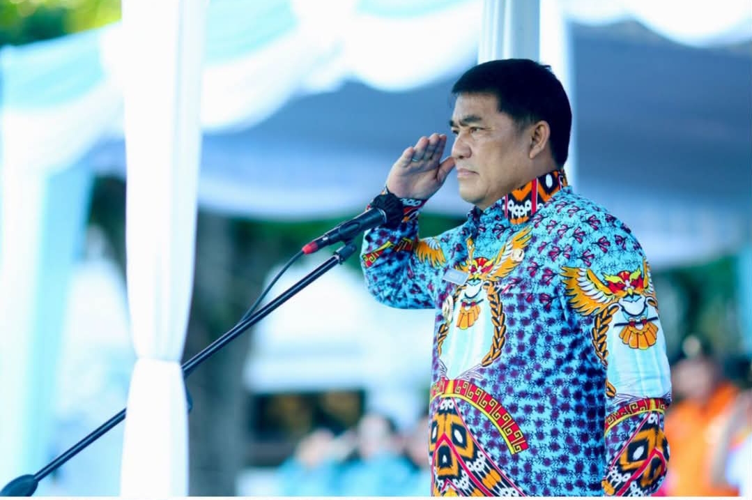 Gubernur YSK saat memimpin Upacara Peringatan Hari Keluarga Nasional (Harganas) ke-33 Tahun 2026 di Manado, Senin (29/6/2026).
