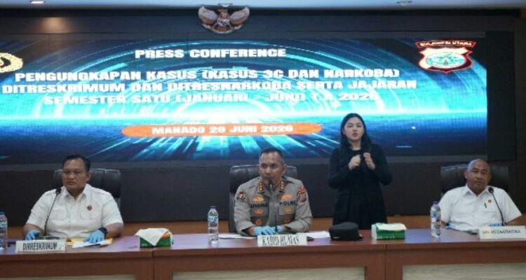Konferensi pers di Aula Tribrata Polda Sulut, Senin (29/6/2026).