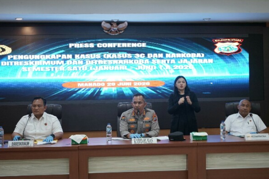 Konferensi pers di Aula Tribrata Polda Sulut, Senin (29/6/2026).