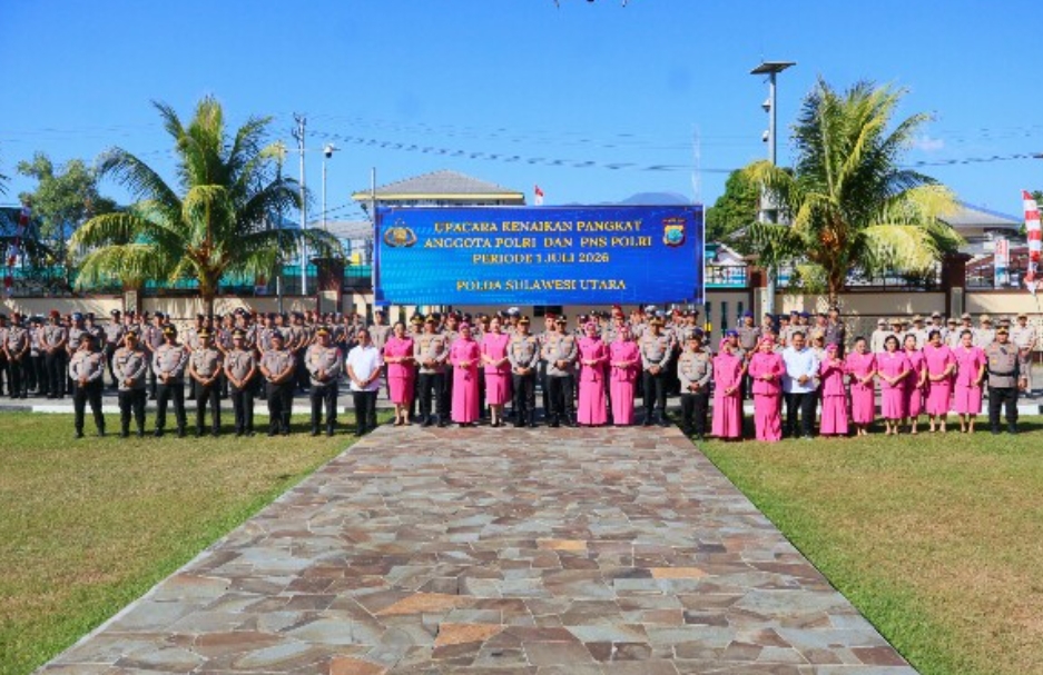 Foto bersama di momen upacara Korps Raport Kenaikan Pangkat